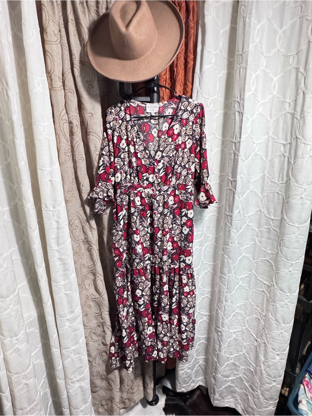Women's Hayden Los Angeles Boho Red Floral V-Neck Midi Dress - Picture 3 of 5